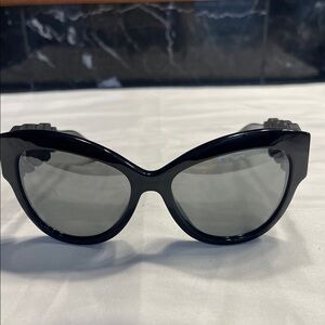 FENDI Elegant Black Sunglasses with Rhinestones